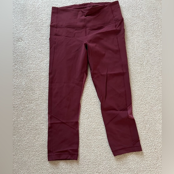 Lululemon crops - Picture 2 of 3